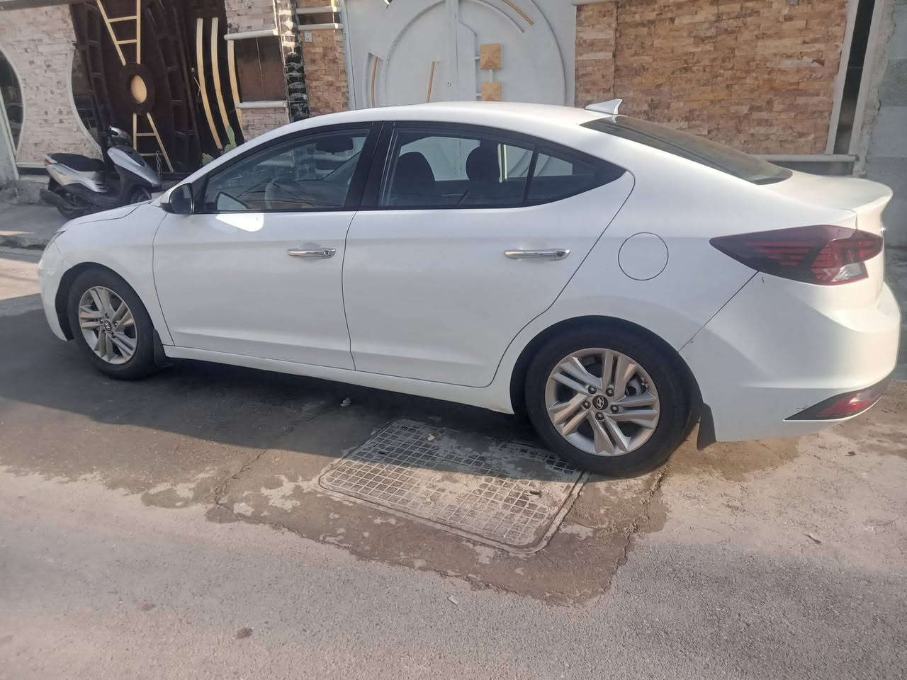 النتره وأرد أمريكي ١٩بيه مكانات بارد بسيطه كلش محرك الفين ماشيه ١٢٧ بيه صبغ الجنطه بدون داخل فول مواصفات محرك مفتوح السعر ١٣٤ هاتف ***********
