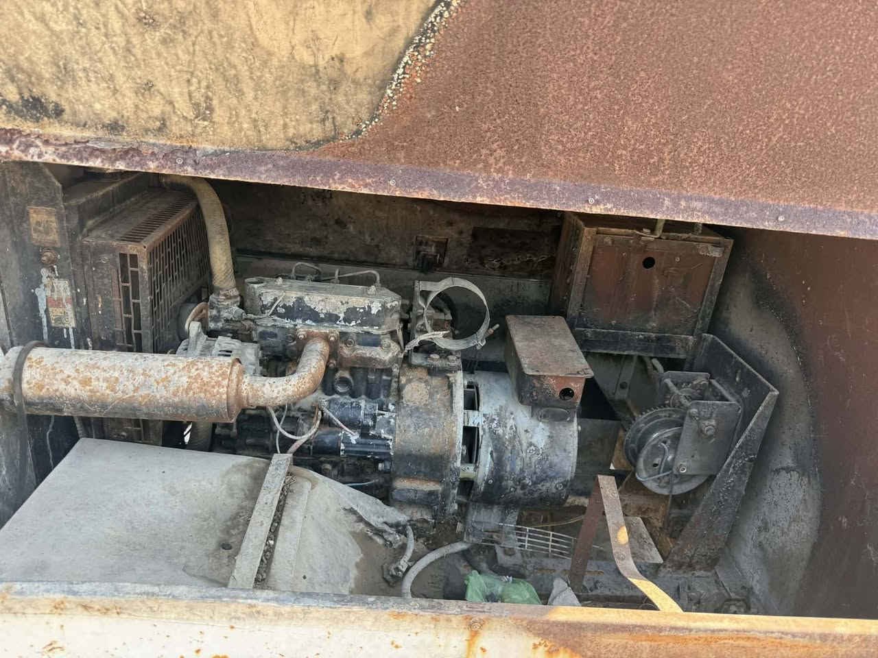 مولدات البيع عدد ثنين بيركنز 45كيفي بيها صوت بل مكينه سعرها 23 مسابوشي ٦ كيفي ما بيها شي وليرات مالتها محتركه سعرها ١٢ مكان بغداد الحبيبيه رقمي ***********
