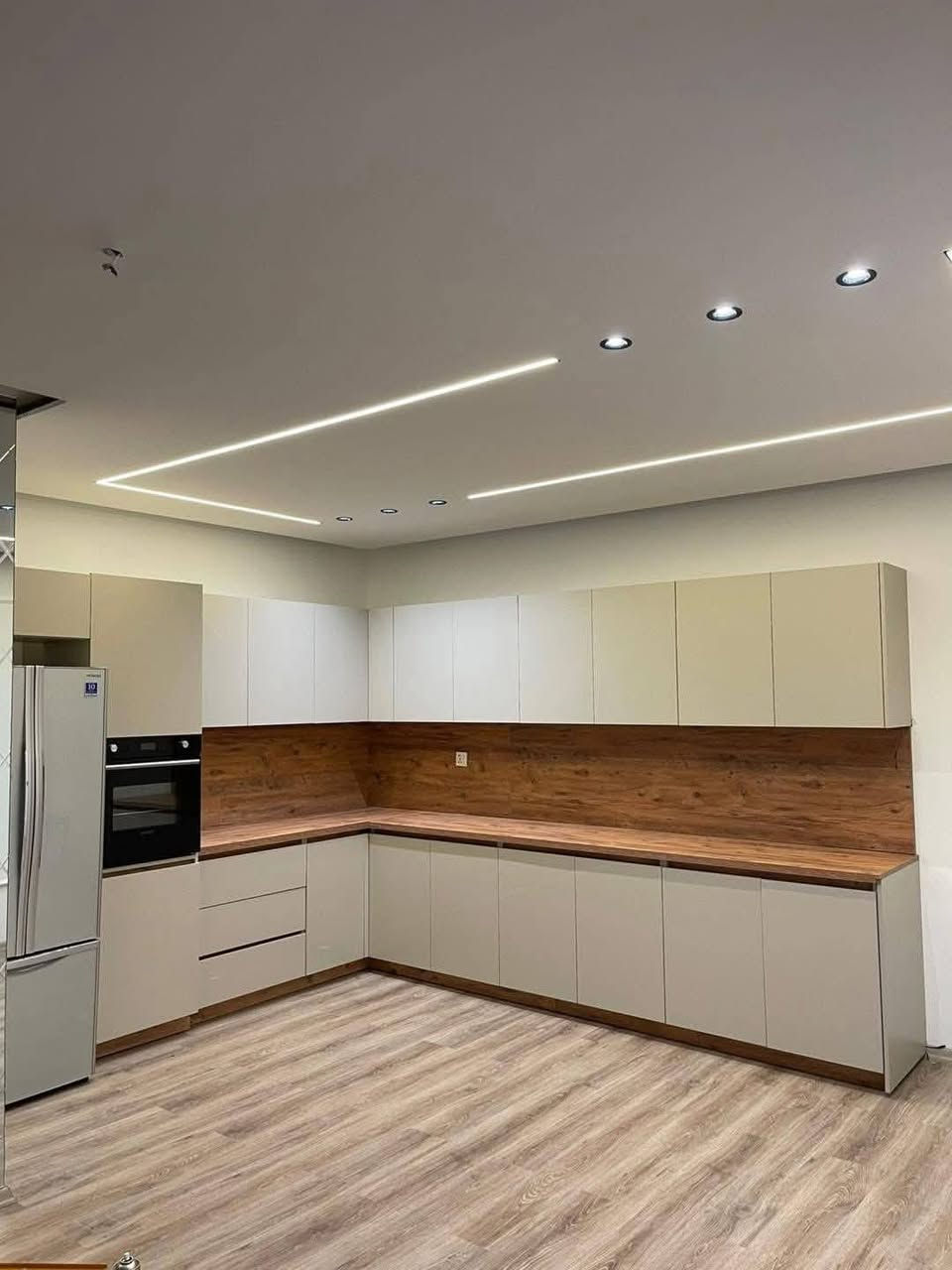 ***********  على بركة الله  معمل الامير للكاونترات التركية كاونترات خشب متوفر باشكال وانواع حديثه المواد تركيا 🇹🇷 حصرآ العنوان كركوك حي النصر بداية سايدين مركز العروبه معرض الامير علمآ ( الشد والنقل واخذ القياسات علينا وعليك فقط الاتصال وتدلل اهلا وسهلا بلجميع ) كركوك, العراق
