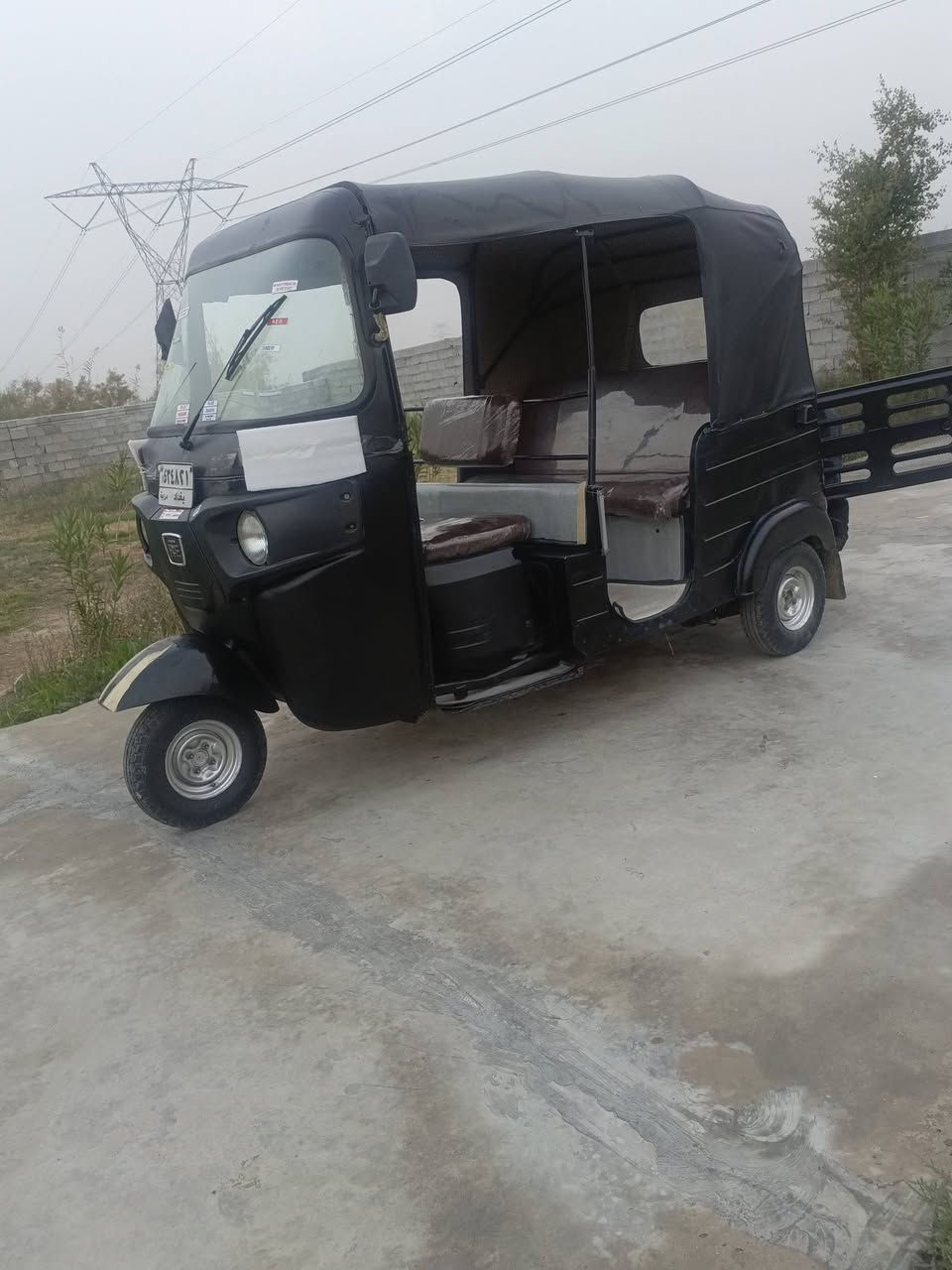 تكتك للبيع 19شهر 11 رقم وسنويه بغداد مصبوغه عام الجماليه سعر 5500وبيها مجال مكان بغداد بوب الشام ***********
