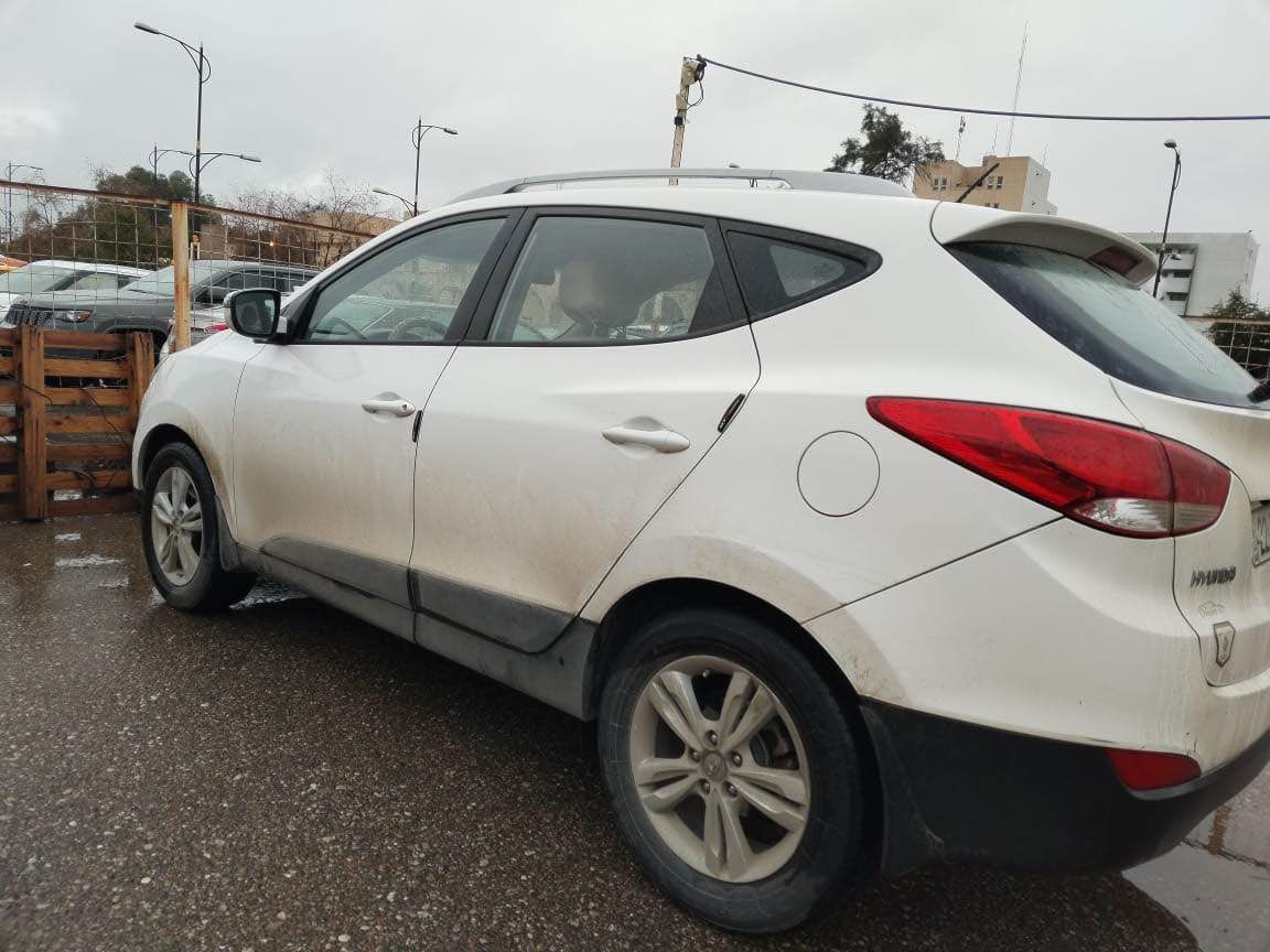 للبيع توكسون موديل 2014
سعرها 158 ورقة بيها مجال . 
ماشية 132 الف حقيقي
گير محرك مكفولة من فتح بدون عيب
سيارة بيها نضافة فول نصبتها كلش حلوة
مكفولة من صبغ فتح تبديل حتي بدون بارد
رقم سنوية كلة جديد شرط تحويل كود بنزين بيها 
مكان سيارة كركوك مركز مدينة .

***********📞
***********📞 أربيل, العراق
