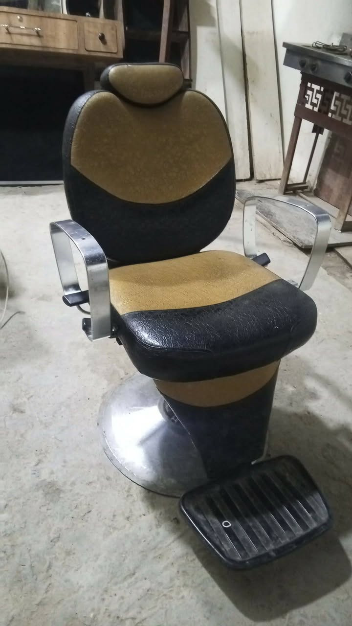 السلام عليكم غراض محل للبيع كرسي ومرايه وخزانه المكان حله السعر 300


**إذا كنت صاحب هذا الإعلان وتريد حذفه لأي سبب، رجاءا أرسل رسالة إلى الدعم الفني**