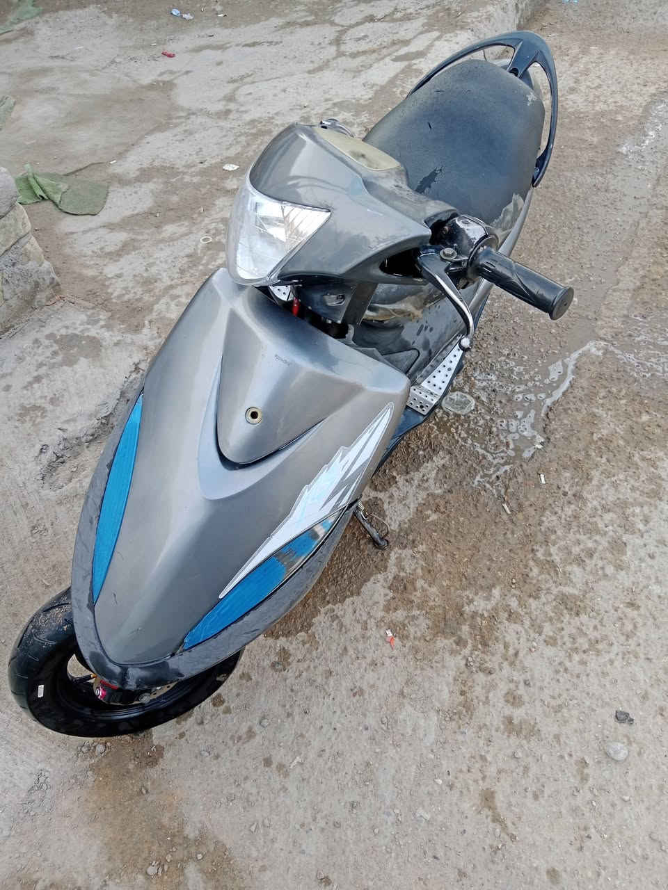 دراجه ماكس عدله ١٢٠ محرك بلادي ما مفتوح كابريتر جديد تجاري
العنوان بغداد لبياع شهداء 
رقم *********** واتساب
