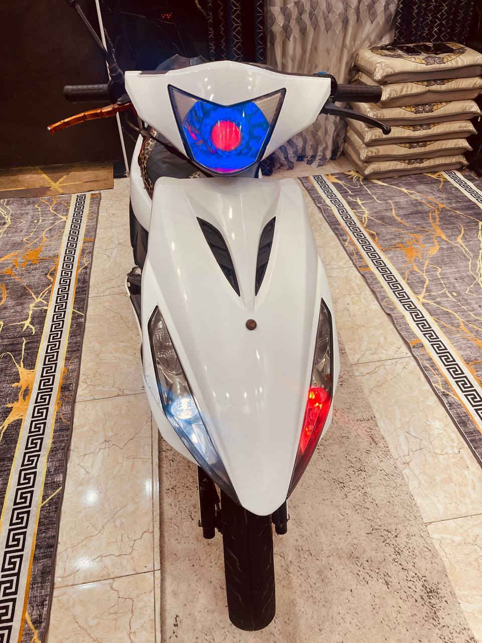 ماكس مضلع ياباني ما مفتوحه شغاله سلف هندر نكره لايت اشاير يمنه يسره قفل سكان قفل ستيرن اسطاب دبلات جدد كهربائيات كلها شغاله 
السعر 500 مكاني بصره دور الشرطه ***********
