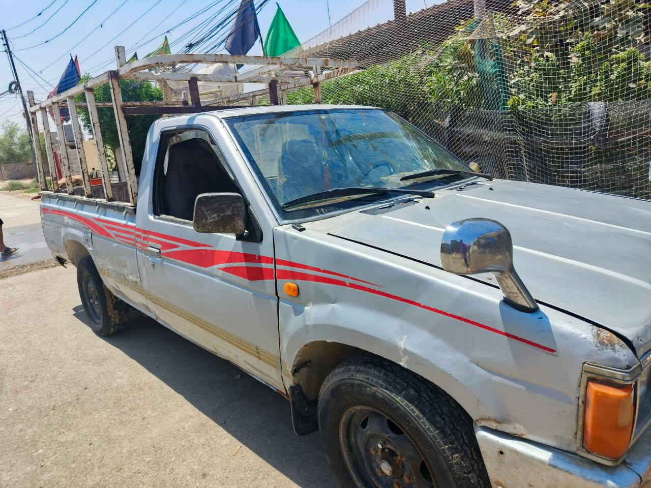 من رخصت مدير الكروب بيكم نيسان 5جنكال مكفول مكينةوكير وشاصي بلادية مامصبوغة موديل 91رقم واصط سعر32بيهة مجال ***********
