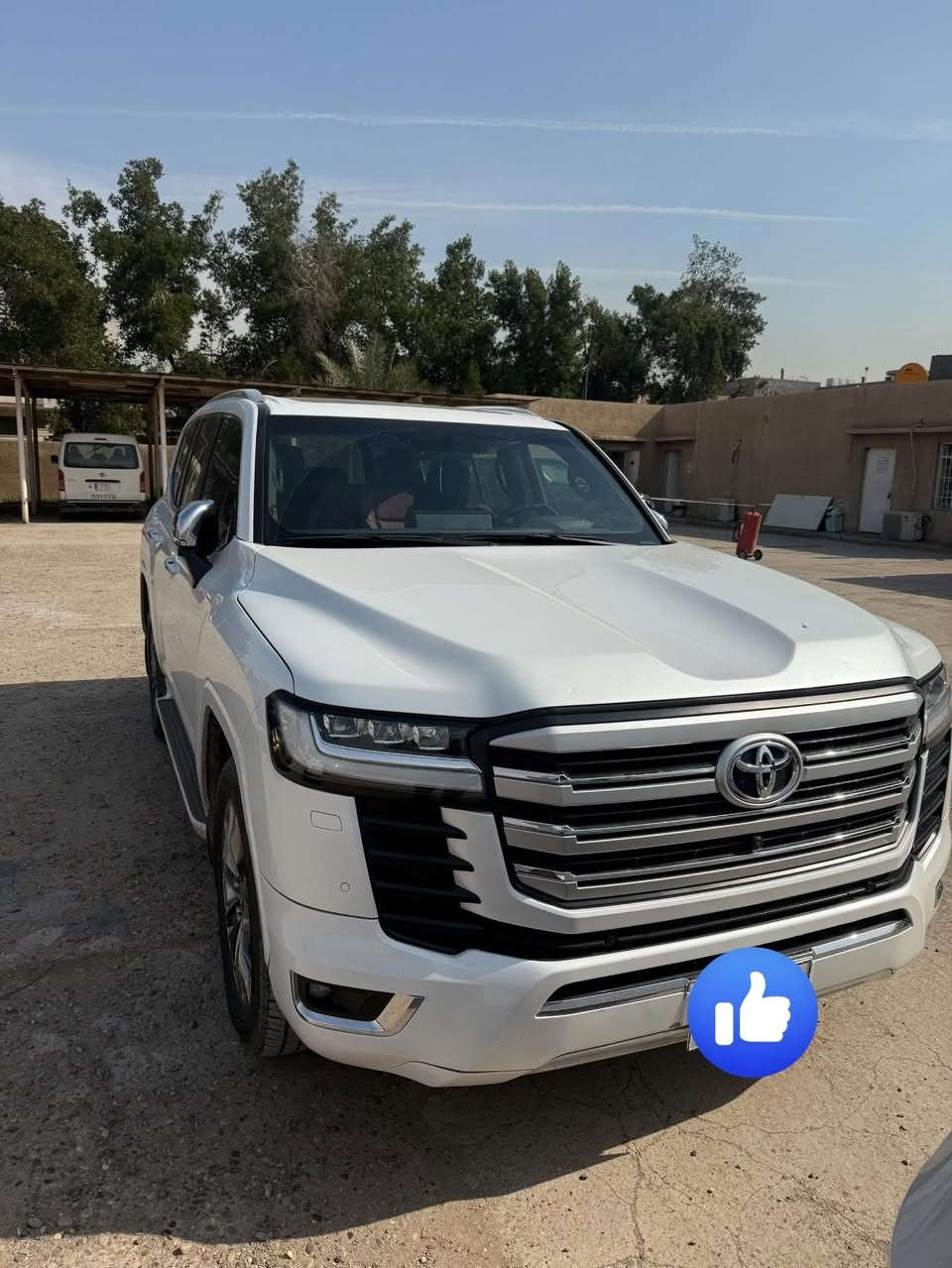 السلام عليكم 

سيارة تويوتا لاند كروز ٢٠٢٢ في اكس ار Toyota Land Cruiser VXR  موديل 2022

مكينة v.6 3.5 توين تيربو المرغوب ستة سلندر .. 
السيارة نظيفة كلش استخدام شخصي .. 

السيارة بحالة ممتازة من كل النواحي صدر مكينة ، وكلشي بيهة مرتب بدون أي ملاحظات .. 

✔️ فئة VXR اصلية بدون تحديث و لعب 
✔️ گير محرك مكفولات و مكفولة من كلشي 
✔️ صيانة منتظمة و محافظ عليهة كلش 
✔️ بدون ولا قطرة صبغ 
✔️ جاهزة للفحص بأي مكان
✔️ سيارة رفاهية + هيبة + اعتمادية 
✔️ نظام صوت JBL المميز 
✔️ تدفئة تبريد كشنات امامي و خلفي 
✔️ مقاعد ميموري للخزن 
✔️ رادارات ٣٦٠ درجة 
✔️ مري شفط 
✔️ شاشات خلفية 
✔️ شاشة كبيرة 
✔️ تبريد بيانو 
✔️ داخل احمر 
و صراحة هواية مواصفات جناية ال vxr يعرفوهة

* اللون: أبيض
* الممشى: ( ١٢١ )الف كيلو متر 
* الصبغ: بدون قطرة صبغ 
* الوارد: خليجي 

السيارة مرقمة بغداد رقم مميز 
اذا اتفقنة عالبيعة مالتهة ارقملكياهة رقم بغداد باسمك 

السعر المطلوب 76,000 $ يعني ٧ شدات و ٦٠ ورقة و بيهة مجال بسيط 

و ان شاءالله الرزق و التوفيق للجميع 

مكاني بغداد 

للتواصل على الخاص او على الرقم 
***********
