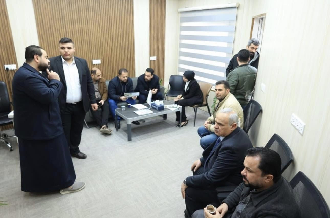 جانب من توافد السكان نحو انطلاق مبيعات مجمع الواحات السكني، بسعر 127 مليون دينار عراقي ،وبمساحات تبدأ من 240م2 رفاهية السكن… في قلب الرمادي تعلن شركة إعمار الوسط عن انطلاق مبيعات مجمع الواحات السكني، الموقع المميز مقابل جامعة الأنبار في المربع الذهبي لمدينة الرمادي، ليقدّم بيئة سكنية عصرية ومتكاملة وفق أعلى معايير الجودة، تصميم حديث، خدمات متكاملة، وموقع يجمع الراحة والقيمة الاستثمارية.
للاستفسار اكثر يرجى الاتصال او المراسله على الرقم ***********
