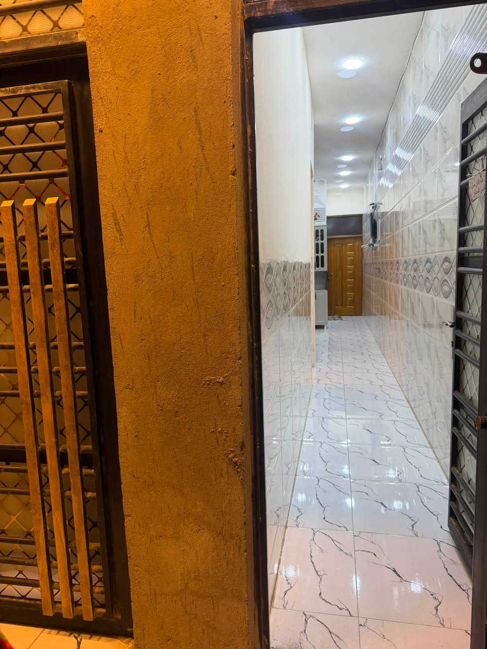 سلام عليكم بيت زراعي سند ٢٥ قاطين  مساحه ٩٠ متر بنيان جديد ٣ غرف نوم  كبار لتواصل *********** المكان بغداد الدوره حي اسيا قرب كلية الهادي

