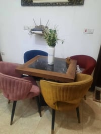 ميز طعام ٤كراسي • نظيف • نفق الشرطة بغداد