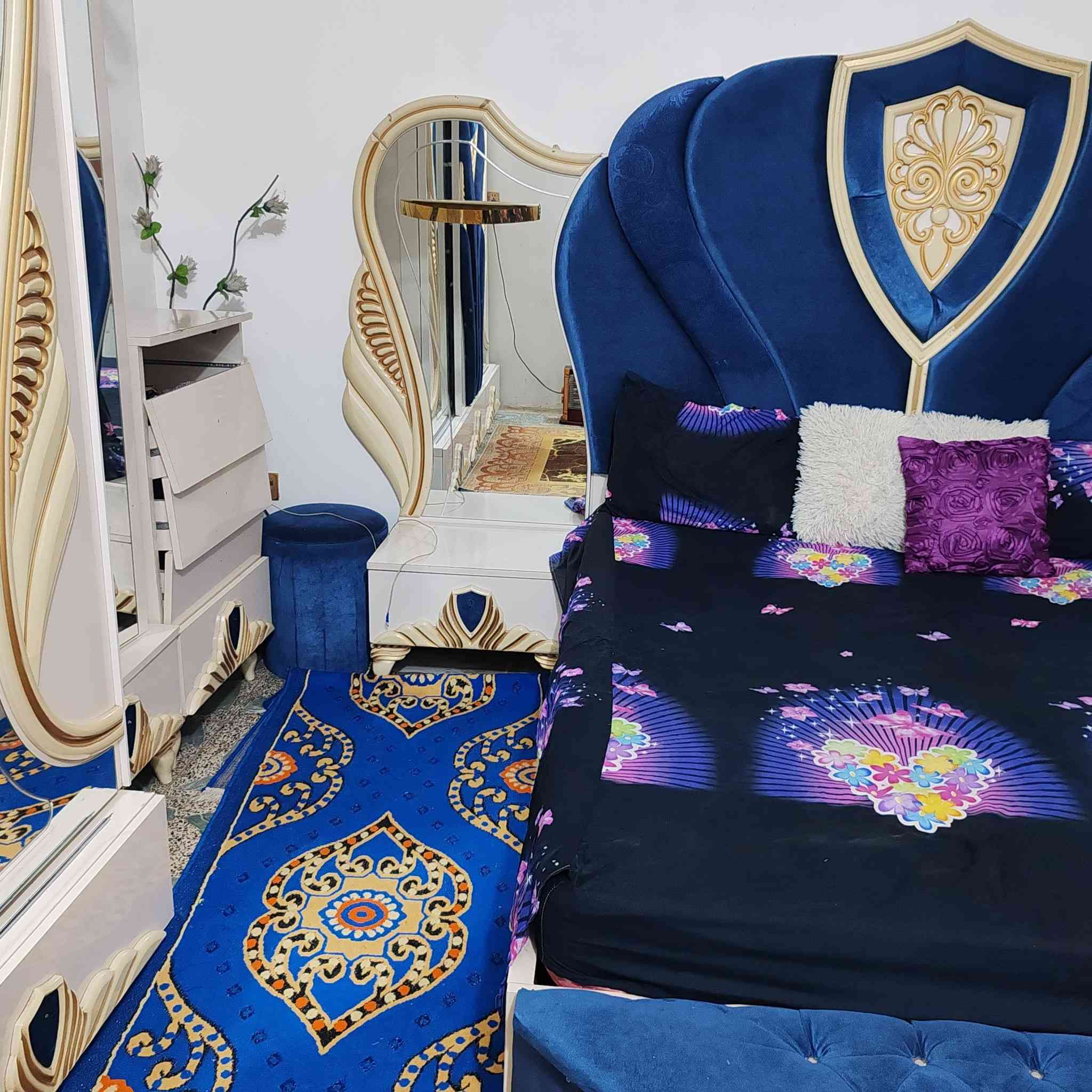 غرفة نوم للبيع مشتريها ب٣ ملايين وربع ابيعها ب٦٠٠ قفل قفل..
 بغداد كفاءات العبيدي ***********
خاص ماكو اتصال فقط
