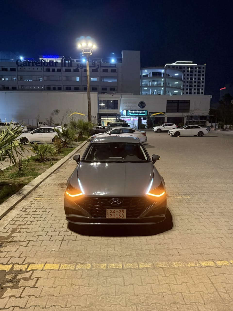 ﷽
السلام عليكم 
سوناتا وارد امريكي (SEL)✅
موديل : 2023
سعر: 135$💵 ورقه مجال بصيط 
لون: سمنتي 🩶
ماشية: 43 الف ميل 
حجم محرك : 4 سلندر 2.5L🚀 بدون تيربو 
مواصفات (SEL)✅:
داخل ابيض 
بصمةو تشغيل عن بعد 
رادارات امامي و جانبي 
قيادة ذاتية و تحديد مسار 
شاشة و كاميرا 
تبريد قطعتين 
كشن كهرباء و تدفئة 
تحكمات ستيرن و  هيتر 
نظام: (Sport-Normal_Eco)
ملاحظة: ( سيارة من صور حادث بيها بس واحد جاملخ بيها و تلح ٤ قطع كلير امريكا بدون دواخل بدون ايرباك )
محرك و گير و كهرباء و حجر گزوز كل بشرط ✅
سيارة بدون رقم تترقم شمالي 
مكاني : اربيل 
‏‎تفاصيل اكثر الاتصال علی ارقام التاليه ‏
‏ WhatsApp - Vibir‏‎‏‎‏‎
☎️0750-887-59-65

السلام عليكم
 سۆناتا وارد امریکی 
مودیل :2023 
نرخی : 135$ وەرەقە و مجال 
رەنگی :چیمنتۆی 🩶
ماوەی رۆشتن : 43 هەزار میل
قەبارەی مەکینە : ٤ پستۆن 2.5L بێ تۆربۆ 
مواسەفات (SEL) ✅:  
ناو سپی 
شاشە گەورە و کامیرا 
تەبرید لمس 
راداری پێش و تەنیشت 
بەسمە و شخال  
کوشن کارەبا و هیتر 
سێ مۆدی لیخورین(ECO-NORMAL-SPORT)
سوکان هیتر 
تێبینی : (سەیارەکە لە رسمی بەس یەک چاملخی پێشی سبوخە وە ٤ پارچە کلیری امریکا دەرچو  بێ ژۆری و بێ ئیرباگ  )
گێر و مەکینە و بەردی گزۆز و بەوابە و رادیتەی هەموو بیلادیە بە شەرتە 
سەیارەکە ژمارە کاتیە 
‏ WhatsApp - Vibir‏‎‏‎‏‎
☎️0750-887-59-65
شوین : هەولیر


**إذا كنت صاحب هذا الإعلان وتريد حذفه لأي سبب، رجاءا أرسل رسالة إلى الدعم الفني**