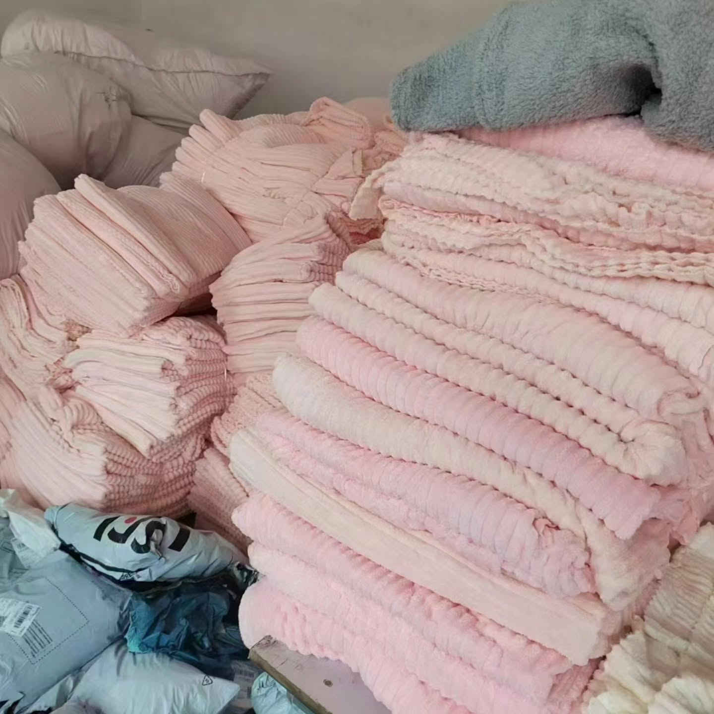 1.7/2.1 220 grams per square meter, 1000 strips. Single weight 780 grams, special price 10. One piece, including domestic freight.

1.7/2.1 220 г на м2, 10 000 шт.  Вес единицы 780 г, специальная цена 11.  Одна штука, включая внутренние перевозки.


**إذا كنت صاحب هذا الإعلان وتريد حذفه لأي سبب، رجاءا أرسل رسالة إلى الدعم الفني**