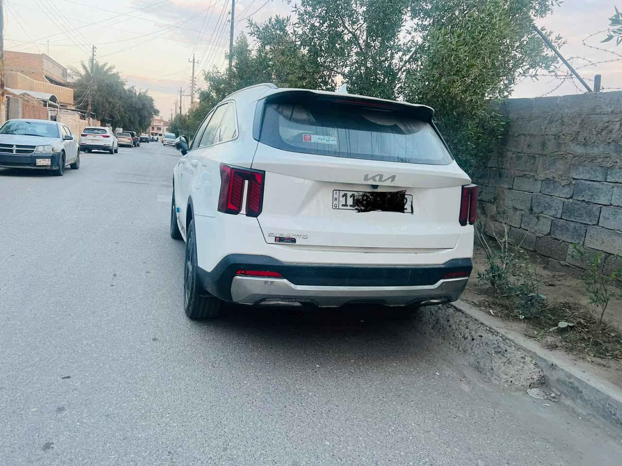 السلام عليكم سورنتو للبيع موديل 24 السعر ب 325 ماشيه 17 ألف رقم صاحب سياره هاتف ***********
