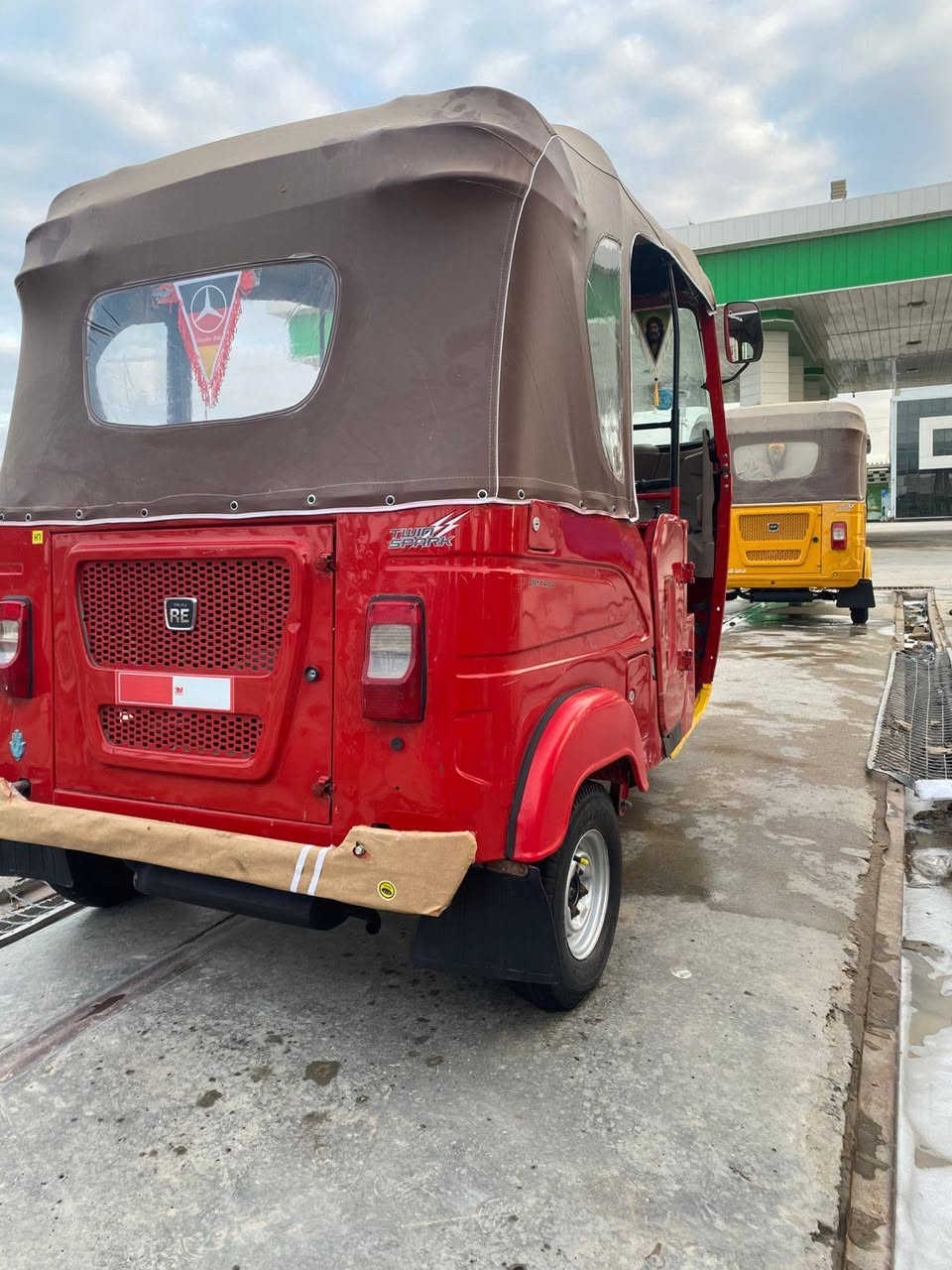 السلام عليكم تكتك للبيع موديل 23 اوراق بيع مستعجل ***********
