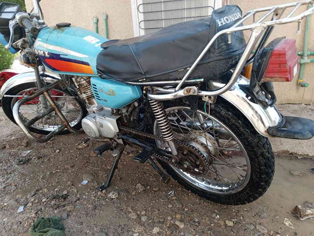 من رخصه صاحب الكروب امتياز نامه ٢٢ نضيفه أوراق اصولي كامله سعرهه ٧٥٠بيه مجال قليل الدراجه جاهزه أوراق اصولي ٧اوراق اتصال مازنجر أو واتساب‏‪***********‬‏
