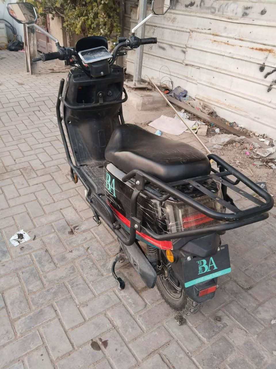 سلام عليكم دراجه شحن للبيع مكاني البياع شرطه رابعه 
بس شاشه عطلانه ***********.  سعر 750
