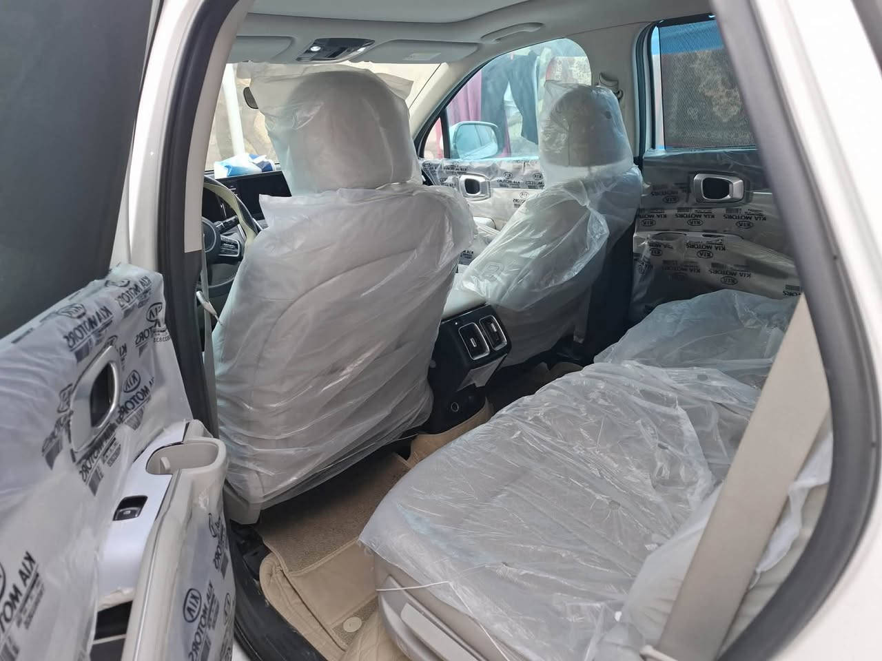 سلام عليكم البيع سيرنتو ٢٢ مكفولة كفاله عامه فول مواصفات vlp السعر ٣ وبيها مجال مكان السيارة الديوانية ***********
