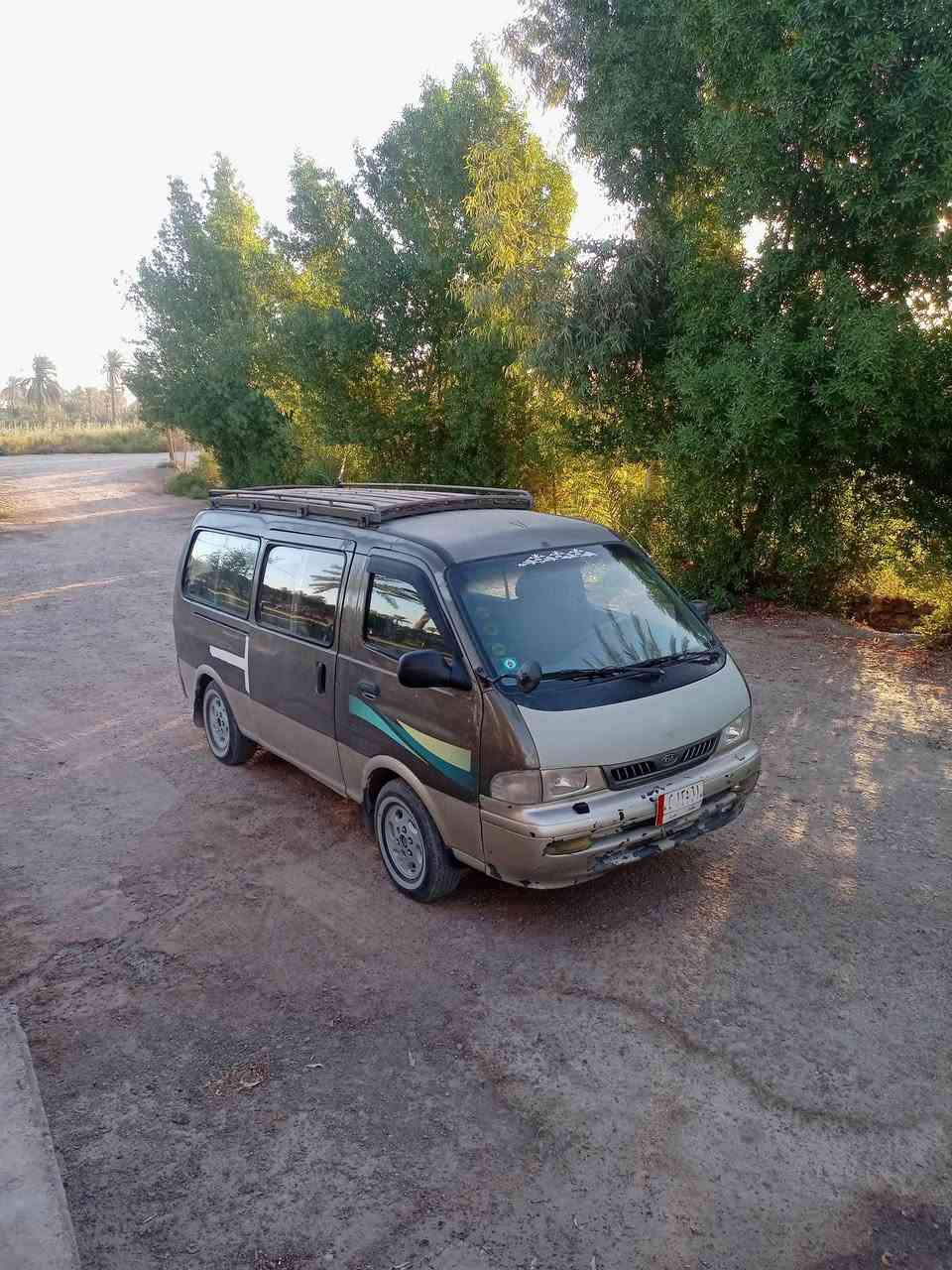 سلام عليكم بريجو موديل 98 سياحي أصل رقم بغداد سيارة بلادية ما بيها قطرة صبغ ما عدأ الباب السلايت مرشوش فقط شواصي 4 كفالة عامة مكينة كير أكسن مال حاوية من الشيخ عمر ،كشنات بطاين بلادية مال 2000  كهربائيات شغالة حتى الماسحة الخلفية مكاني بغداد، مصفرة هيئة ومرور السعر 85$ وبيها مجال قليل الاتصال *********** /***********
