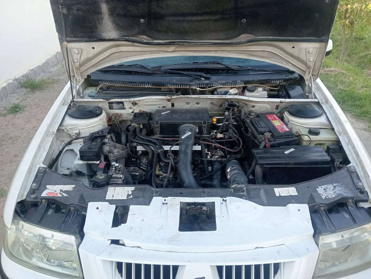 سلام عليكم
للبيع سمند موديل 2010
رقم بغداد سيارة جاهز من كل نواحي 
مكينة كير صدر تخم تاير تمام 
تبريد شغال ***********
