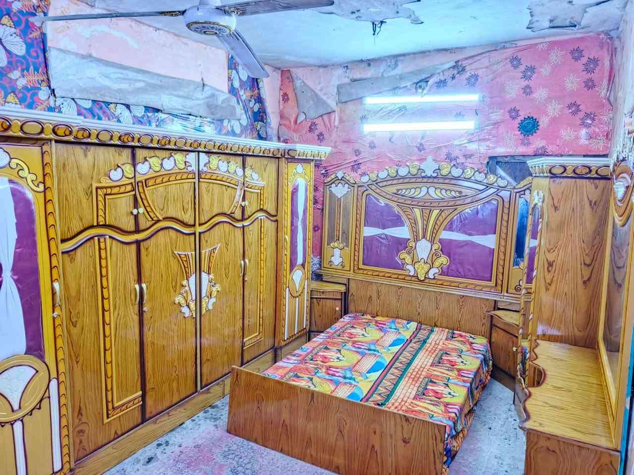 غرفة اخشاب صاج الزاوية فر موديل حديث نضيفة جداً استخدام قليل السعر 650 العنوان بغداد وعندي توصيل متواجد واتساب ‏‪***********‬‏
