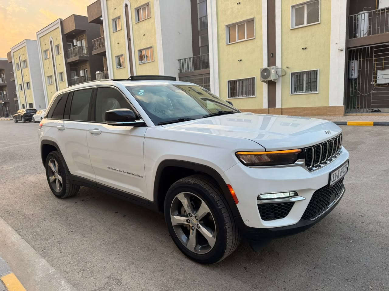 السلام عليكم 
جيب 2023لمتدد وارد ضرر كما موضح بل صور رقم بغداد بسمي تحويل مباشر (للبيع او مراوس لاندكروز او تاهو )
مواصفات المتدد معروفة ميحتاج اذكرهن والسونار من ضمن المنشور 
ماشية 66الف 
السعر 285وبيهة مجال بسيط 
اي استفسار ***********
مكاني بغداد حي القاهرة
