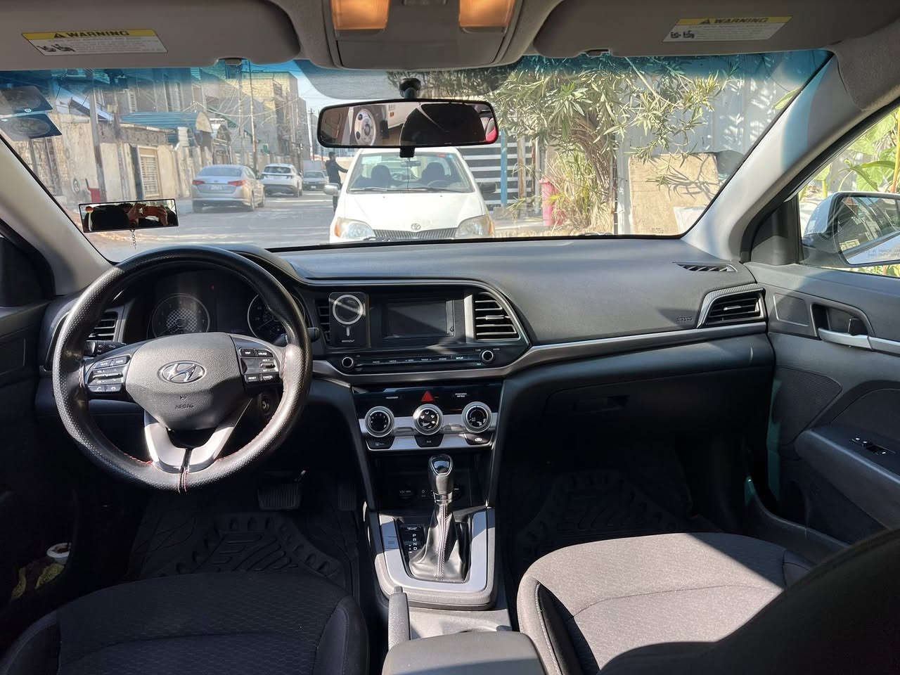 السلام عليكم 
للبيع النتره مديل 2019 بدون ايرباك 
وارد امريكي بنيد مبدل نفس الون فقط مكفوله من شاصي والغد وبيه شوي بارد 
كير اي تي مكينه 2000 مكفوله لابخار ولافتح
ماشيه 63 صدر خلفي امامي جديد تخم تاير جديد
بطن كله جديد 
مكاني بغداد 
موبايل ***********
السعر 135 وبيه مجال
