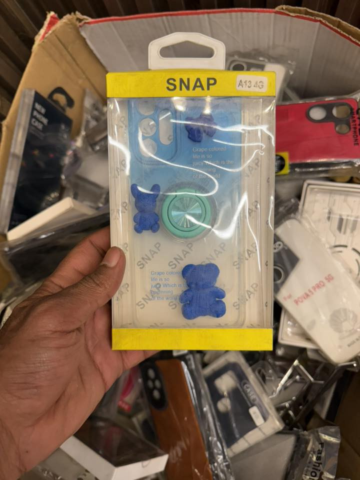 مجموعة كفرات منوعة
سامسونك وايفون وتكنو وهونر وانفنكس 
تقريبا من ٢٥٠ إلى ٣٠٠ كلها كفرات حديثة وحلوة 
السعر مناسب جدا  ١٠٠ الف فقط 
بغداد ابي غريب 
راسلني واتس اب وتدلل
***********
