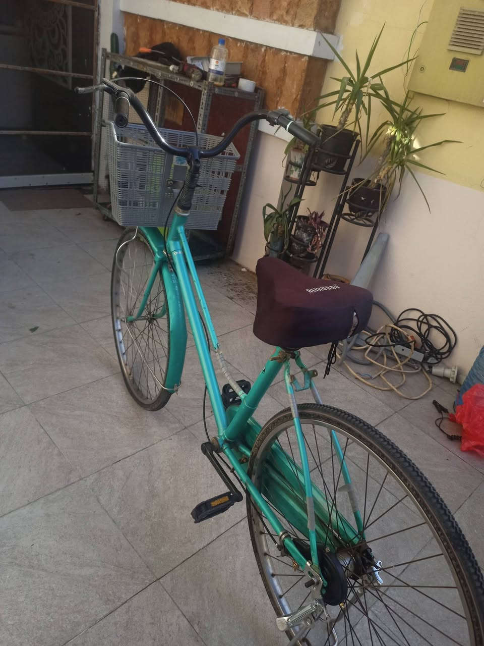 السلام عليكم.  👋
بايسكل للبيع م    🚲
  البايك لون مميز جداً  وقطعة نادرة    ✔️
البايك صنع في اليابان✅
وزن خفيف جداً 💯
الحجم.  28فريم عالي   👌
البايك مختم بكل مكان كلة ختم واحد ♣️
البريكات جدد    
التايرات تايرات جدد    
البايك كلش ناعم وسريع بلمشي ونريح بلسياقة 
البايك نضيف جداً كما موضح بلصورة 
البايسكل بلحقيقة احلة من الصور.📸
السعر70 الف وبي مجال  💬
التواصل *********** واتساب 📱☎️
العنوان: بغداد
