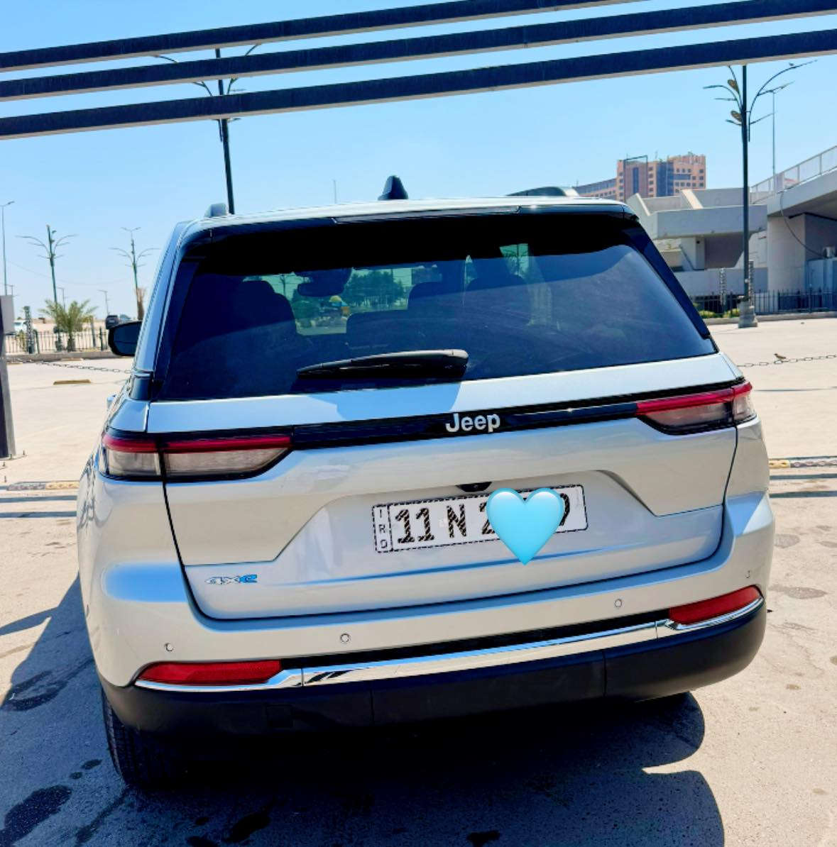 جيب كراند شيروكي 4XE 2024 وارد امريكي
Jeep Grand Cherokee 4Xe 2024 2.0L

حجم المكينه : 2000  +تيربو + هايبرد + بلك ان 

المسافة المقطوعة : 9  الف ميل

سيارة نظيفة وجديدة بمعنى الكلمة 

الضرر : تبديل باب خلف السايق نفس اللون فقط   

رقم الشاصي 1C4RJYB60RC114029

#مواصفاتها
1.شاشه  كبيرة كار بلي
2.بصمه
3.تشغيل عن بعد
4.دمام خلفي
5.كشنات جلد
6.كشن السايق ميمري
7.كشنات كهرباء
8.صندوك كهرباء
9.حساسات خلفيه
1. قطع تبريد 
11.اشاير بالمري
12.رادار امامي
14.ثلاث وضعيات قياده
1. بنوراما فتحتين
2. كير ماوس
3. نظام منحدرات
4. هيترات بالكشنات 
19.ويل كب كروم
20.لايتات لد
21.بكلايت لد
22.كشافات
23.بصمة ابواب

رقم بغداد 

اكتب    تم   ..  يجيك السعر 

للاستفسار  ***********

