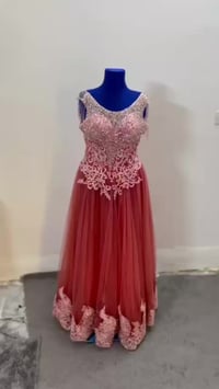 فستان • مقاس ٤٠-٥٠ • لبس مره