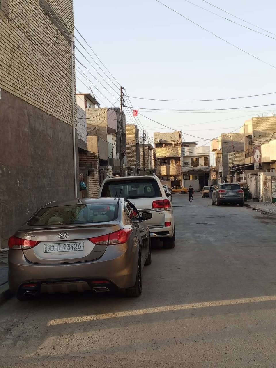 السلام عليكم قطعه ارض مساحه 100متر واجهه 5او النزال 20  مميزات القطعه  تلبيط  مقرنص خط ظوئي حلوه أو منطقه هادئه الشعب حي المصطفى  طابو زراعي سند 25 رقم ***********////////***********///////قرب حسينية وجامع محمد جواد. سعر 48
