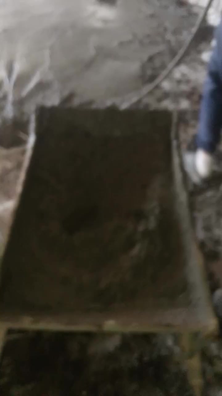 السلام عليكم شغلي تنظيف البيوت من الانقاذ وتفليش كربلاء وتبخيل السبيس وتصعيد المواد عالظهر بالوند ولكافه البناء اي شغله قدامكم اشتغلها هذا رقمي***********
