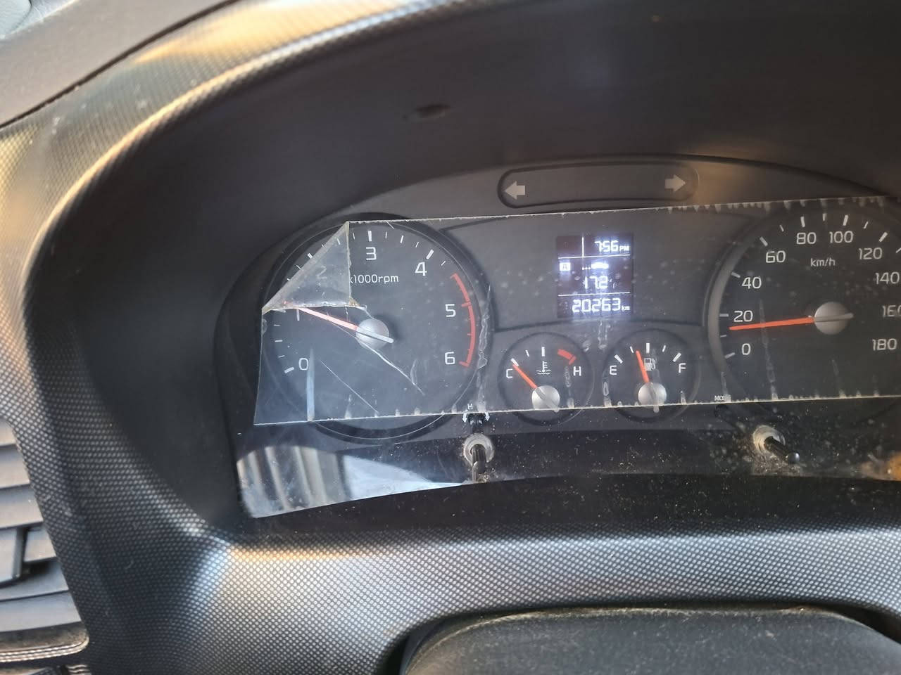 كيه حمل 2700 موديل 24 ماشيه 20 بسمي رقم بغداد سعر165 رقم الهاتف***********
