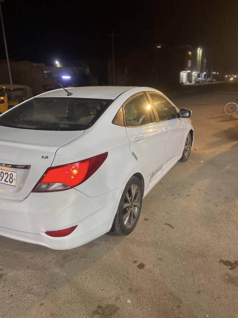 سلام عليكم اكسنت موديل 16 فول مواصفات مكينه 600 بيها بخار قليل البدي بيه صبغ تبديل جاملق  حداديه 70 بالميه مكفوله كصه ضربه   بدون دواخل السعر 78 وبيها مجال سياره حلوه وجديده 
العنوان ميسان مركز المدينه 
اتصل ***********
