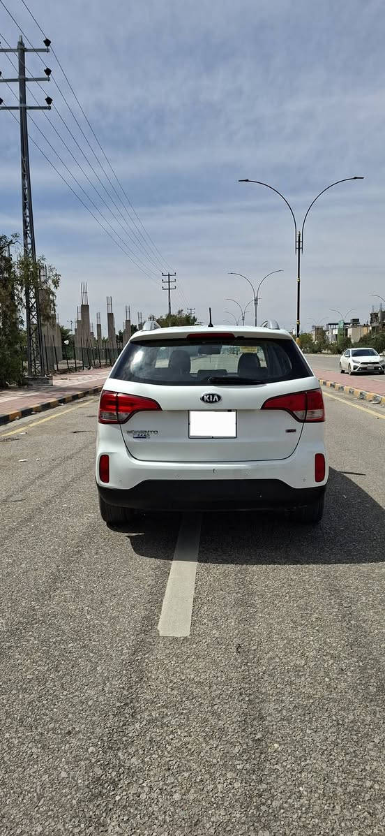 🚗 كيا سورنتو 2015  مواصفات كاملة ما عدا الفتحة
💎 المواصفات:

ترحيب عند الاقتراب (يفتح ويضيء تلقائيًا من متر)

لدّات بقبضة الباب ولمسات إضاءة مخفية بالأبواب

7 ركاب / كشنات جلد

ستائر داخلية بالأبواب 

تبريد ٣ قطع  اممي وسطي خلفي  وممتاز جدا جدا 

كامرة خلفية  

حساسات خلفية 

كل المواصفات موجودة باستثناء الفتحة السقفية

💰 السعر  166 ورقة 

📞 المهتم يتواصل خاص  الرقم *********** 
المكان( النجف )

📍 الموديل: 2015
⚙️ المحرك: GDI أربعة سلندر اقتصادي وقوي
⏱️ الممشى: 194 ألف كيلو 

السعر  166 ورقة $
