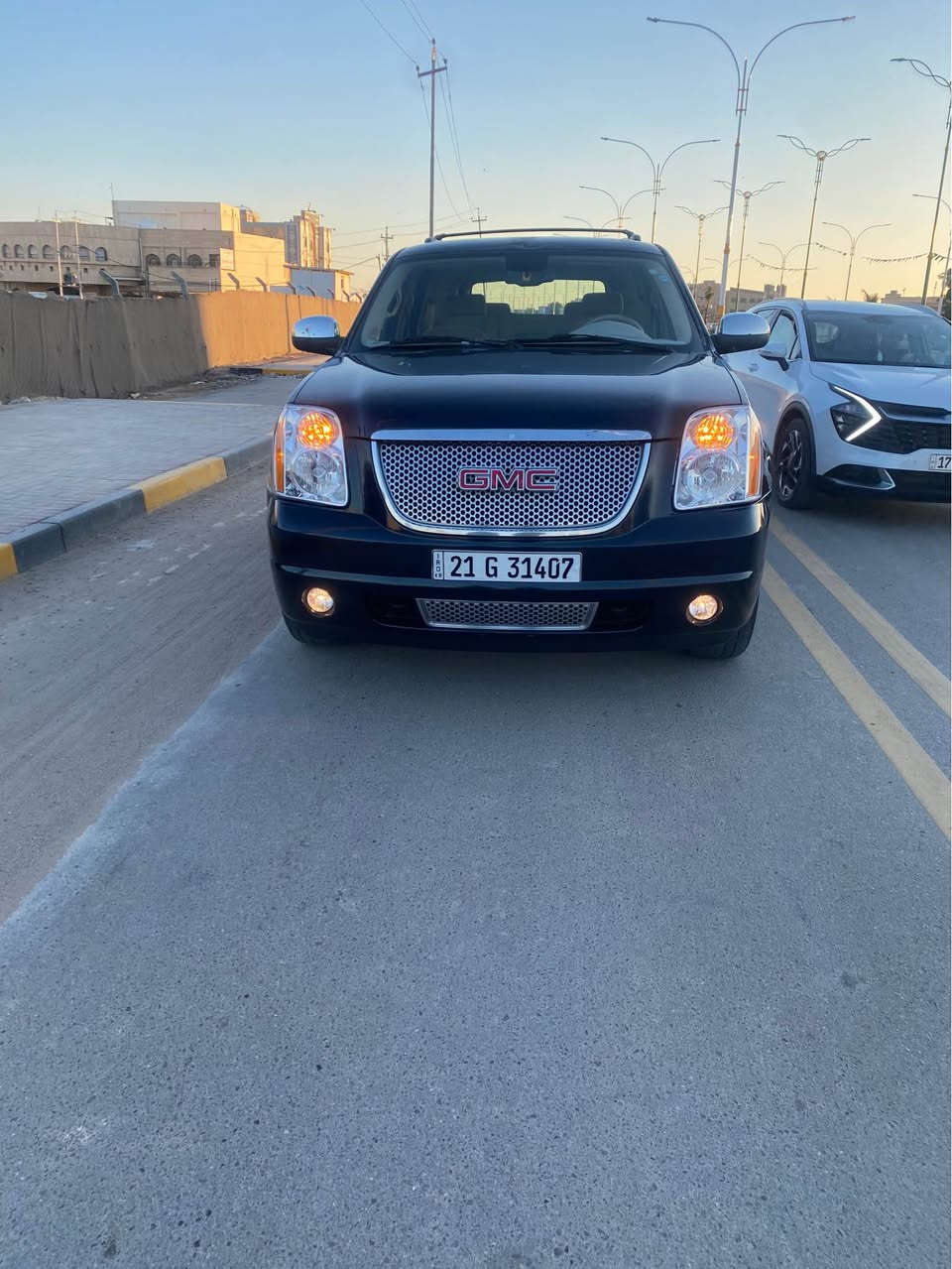 يوكن 2007 خليجي بيه باب الساق رش كلير  الباقي كفالى مكينه كير حداديه الماميه تضيفه  الخلفيه بيه بواش   رقم سليمانيه جديد سعر 180 او مراوس جارجر  مكاني سماوه *********** السماوا, المثنى
