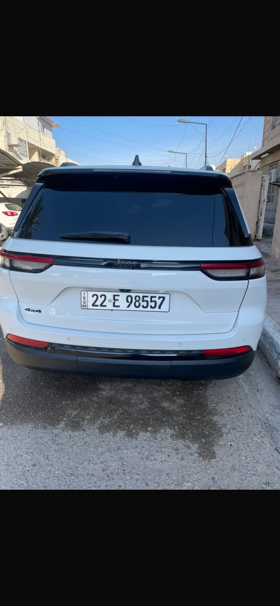 السلام عليكم جيب كراند شيروكي اللتيتيود بلاك توب موديل ٢٠٢٣ امريكي فول مواصفات حادثهه بلصدر جاملغ وشويه بنيد ضمان بلصدر خمس سنوات تايرات باتريات منظومه بانزين كله جديد ماشيه ٥٤٠٠٠ كيلو السعر ٣٢٥٠٠ اوبيهه مجال بسيط
*********** 

‭0777 588 1496‬
