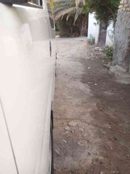 السلام عليكم نيسان عالية اروفان موديل 19 مكفول كفالة عام بس شخط بل باب السلايت مكنيه ما فتحت ماشية 180حقيقي اني مكلف بل نشر الرقم راعيه ***********
