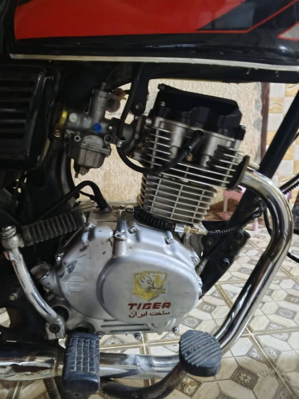 سلام عليكم دراجه تايكر موديل 20دراجه حلوه ونظيفه بلاديه بدون اي نقص اوراق كورتونيه  سعره 425وبيه مجال للشراي مكاني ديالى بلدروز رقم ***********
