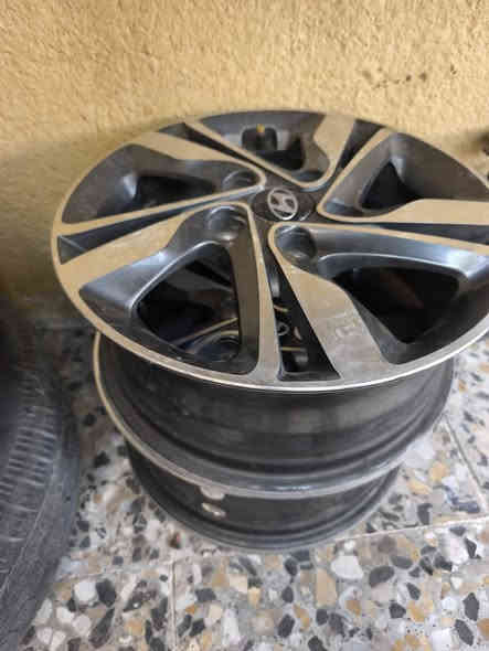 السلام عليكم  ويل كب الالنترا للبيع مكاني كربلاء
ثنين بيهن تايرات
للاستفسار ***********
