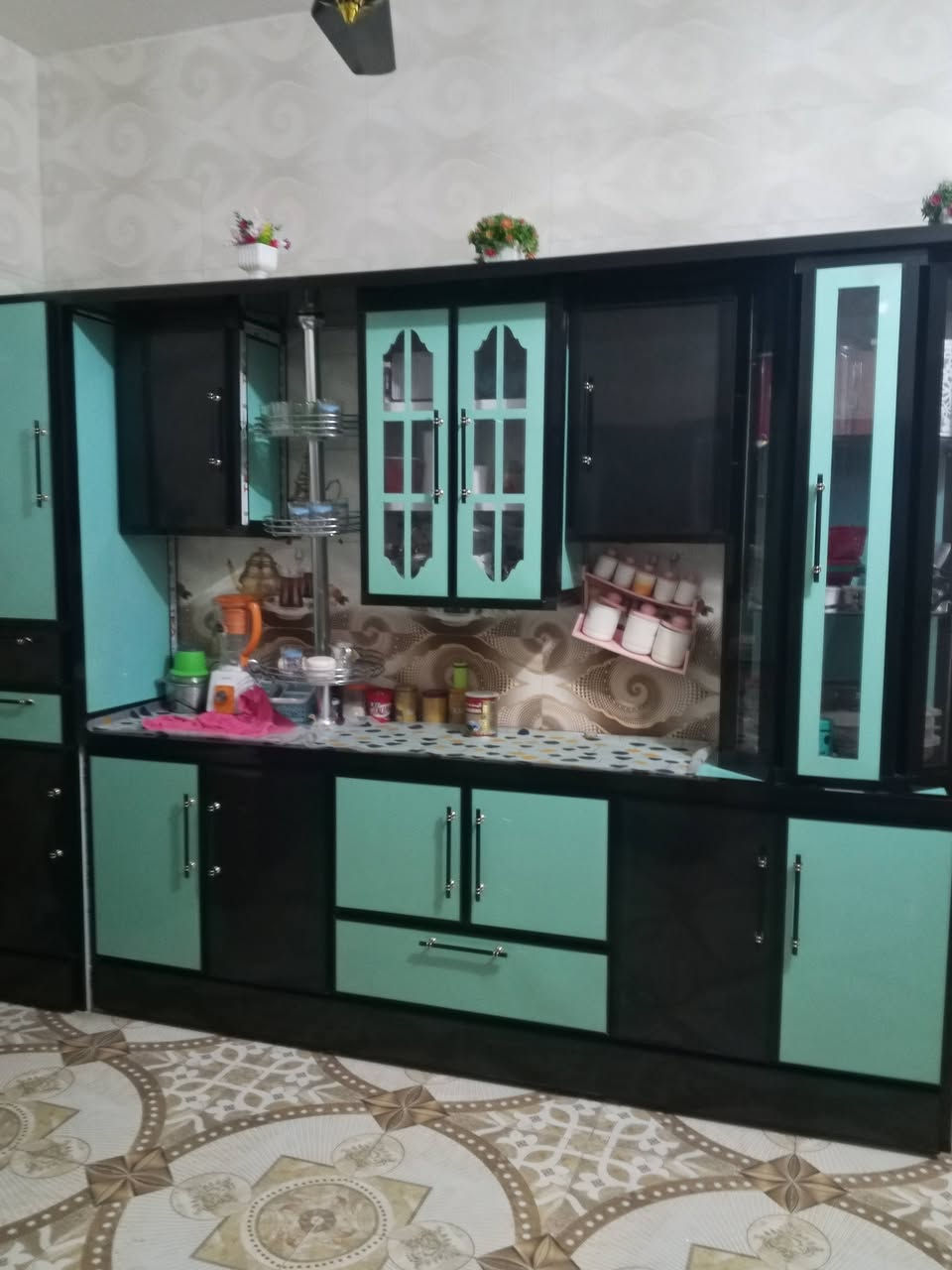بيت البيع مساحه 220 صوب بني ركاب على طريق شريكات يبعد على شارع 100 متر
تصال ***********
