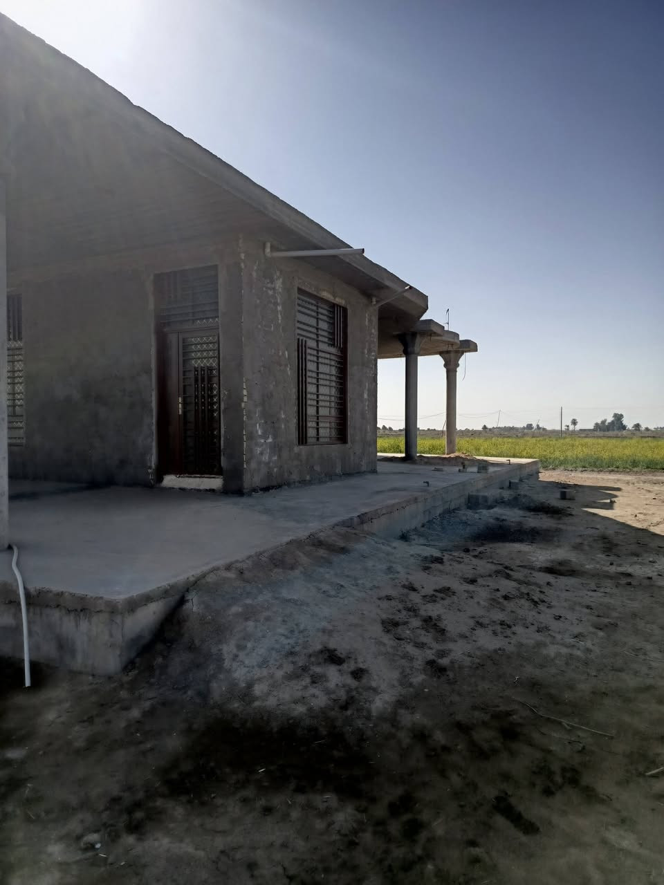 يا الله كاع للبيع 10 دوانم بيهن بيت كبير بناء جديد مع حقل حلال كبير المكان عجرش مقابيل مدرسة الوارثين  الكاع طابو تحويل  متوفر بيها ماء وكهرباء ومولد حي لشراي يخابر ويدلل ***********
