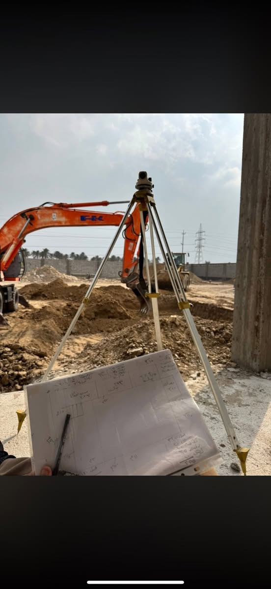 مهندس مساحة – خدمات مساحية للمشاريع الإنشائية
بغداد *********** 

أقدّم أعمال مساحية متكاملة للمشاريع الإنشائية والبنى التحتية، وفق المواصفات الهندسية وباعتماد الأجهزة المساحية الحديثة، مع متابعة ميدانية مستمرة من بداية المشروع إلى التسليم.

نطاق الأعمال يشمل:

• Level (ميزانية دقيقة)
– ضبط مناسيب الحفر
– مناسيب الجلمود والسبيس
– الصبات والتشطيبات النهائية

• Total Station
– تحديد المحاور الإنشائية
– إسقاط الأعمدة والجدران والمصاعد
– رفع مساحي تفصيلي
– أعمال الطرق والبنى التحتية

• GPS / GNSS
– تحديد وتثبيت حدود الأراضي
– إنشاء وربط شبكات تحكم مساحية
– العمل على الإحداثيات الرسمية
– معالجة وكسر التجاوزات

• أعمال Staking Out كاملة
• حساب كميات Cut & Fill
• إعداد مخططات وتقارير مساحية معتمدة
• متابعة المشاريع ميدانياً حتى التسليم

العمل يتم بدقة عالية، التزام بالمخططات، وتعاون مباشر مع المهندسين والمقاولين.

م. كرار الربيعي
