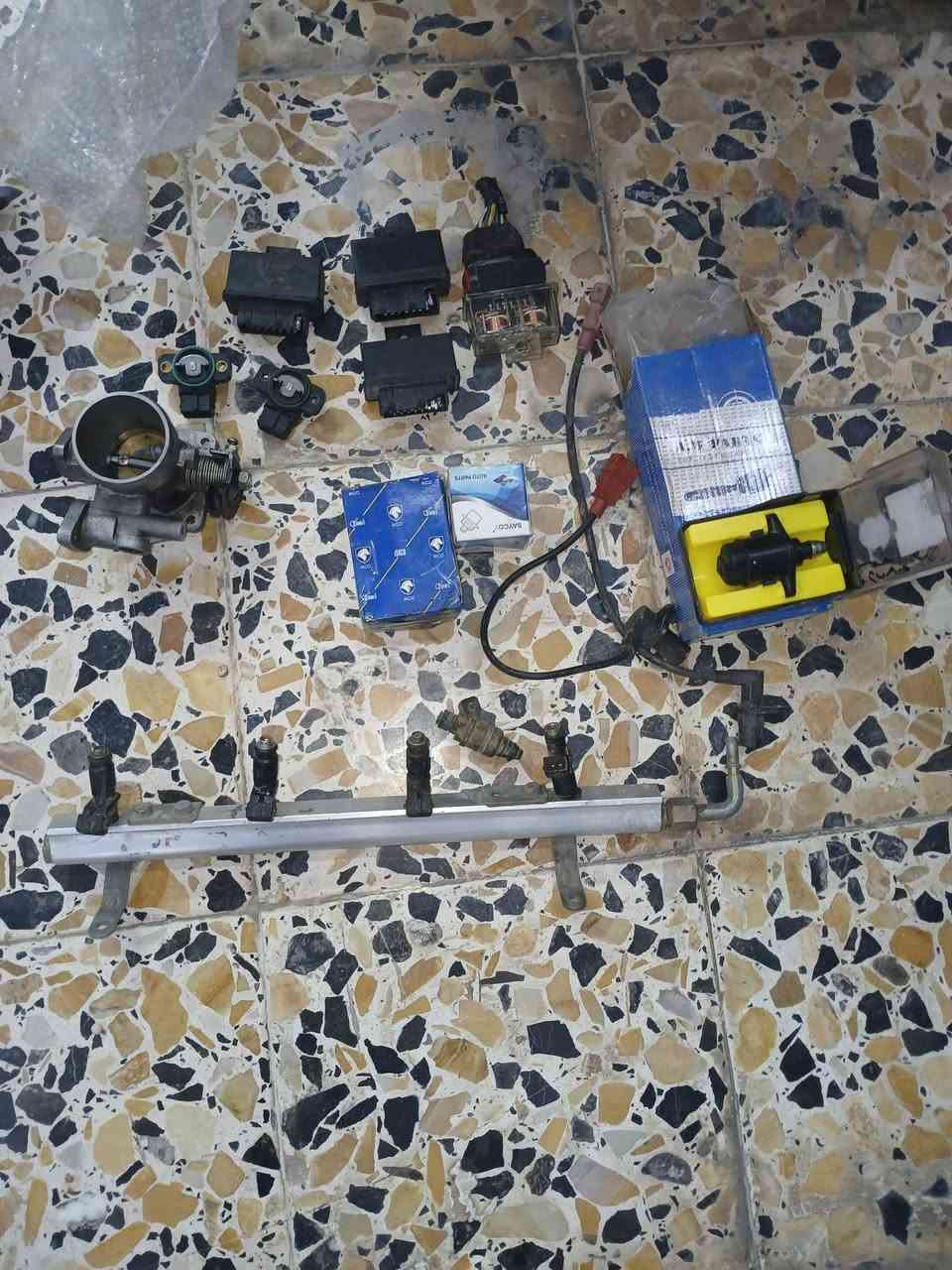 سلام عليكم ادوات بيجو رواى كلهن شغالات تخمين نوزل ومصطره على فحص السعر ٦٠ الف ***********
