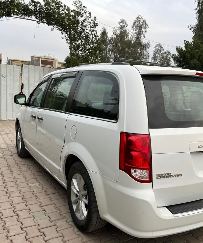 دوج كرفان SXT موديل 2019
رقم بغداد (انكليزي)
تحويل ثاني يوم

7 راكب

3 قطع تبريد 

ابواب كهرباء 

جنطة كهرباء 

كشنات بلع 

كاميرات امامية وخلفية 

تشغيل عن بعد 

وباقي المواصفات المعروفة بالـ SXT

السيارة جاهزة من كل النواحي، تخم تاير جديد، باتري جديد، صدر أمامي خلفي جديد.. "عليها إدامة كاملة"

السعر المطلوب (185 ورقة)
مكان السيارة بغداد 
للأستفسار ***********

غير متواجد على الفيس
