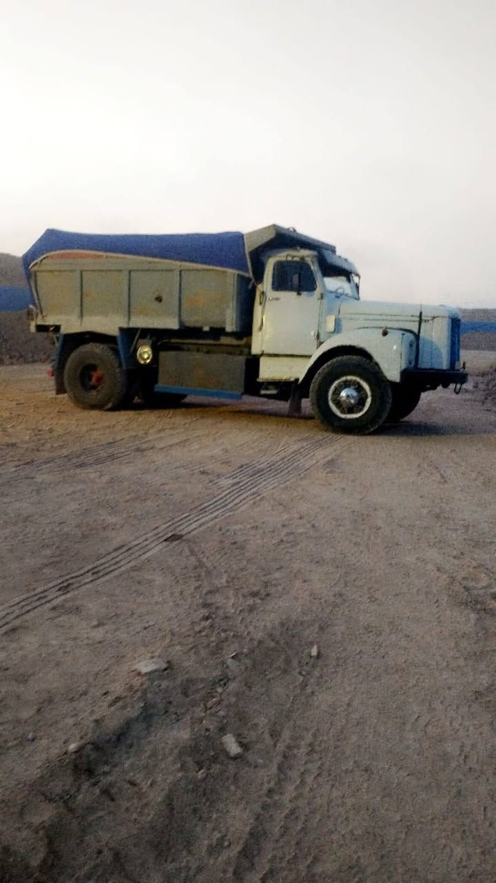 السلام عليكم ورحمه الله وبركاته سكانية للبيع 111 مكينه عادي  لا بخار ولا صرف الحمد الله تخم كهربائيات اكسن ملاكم مديل 1980 عوزه شويه تطبيك  رقم انكليزي بسمي تحويل ثاني يوم اتصال الهاتف ***********
