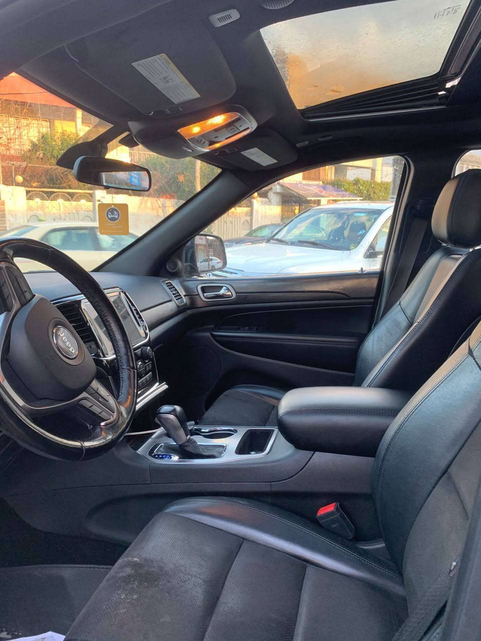 جێپ گڕاند شیڕۆکی 2021 
م / سلایت ، بێ دەبل 
۲ دەرگاو چاملغی پشتی سبوغ 
بێ ناو گرتن بێ ئێڕباگ 
ڕەقەم هەولێر ، ڕەقەمی ڵەگەڵ نیە 
ڕۆیشتن / ٨٤ هەزار میل 
م / V6_ 3,6 کەپس 
نرخ  260 $ أربيل, العراق


**إذا كنت صاحب هذا الإعلان وتريد حذفه لأي سبب، رجاءا أرسل رسالة إلى الدعم الفني**