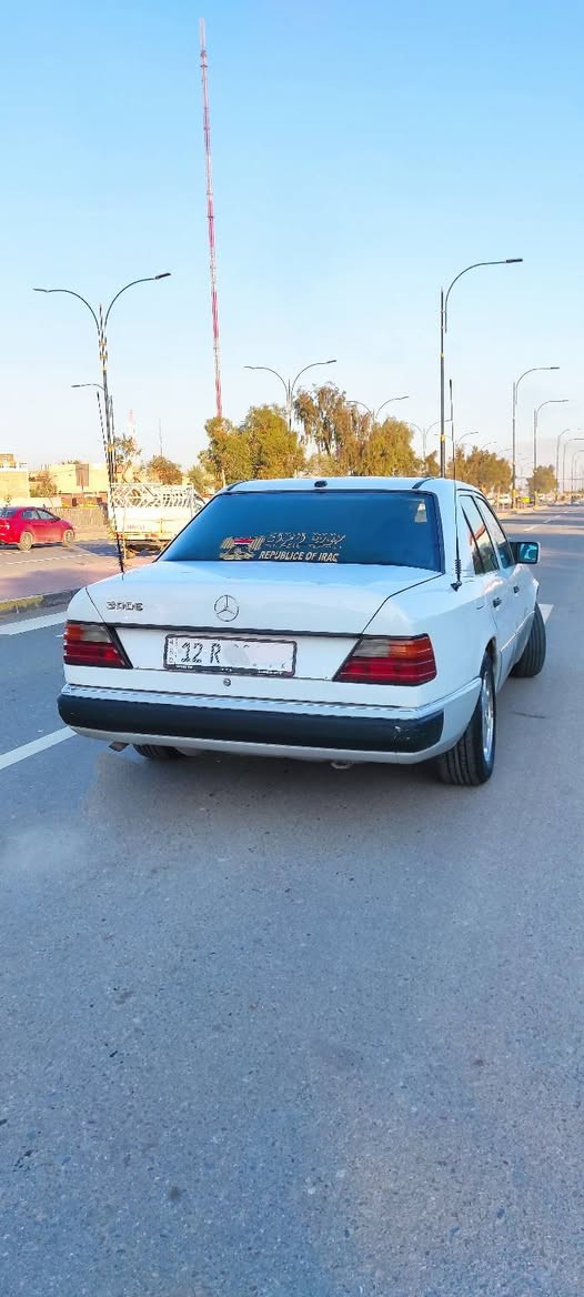 مارسدس دب
رقم انكليزي 
هزة جديدة 
محرك بلادي 6سلندر
كير ومحرك شرط
 قواعد دبل بلاد
بريك ABS
تدفئة تبريد
شرط التحويل السعر اتصل على الرقم ***********
