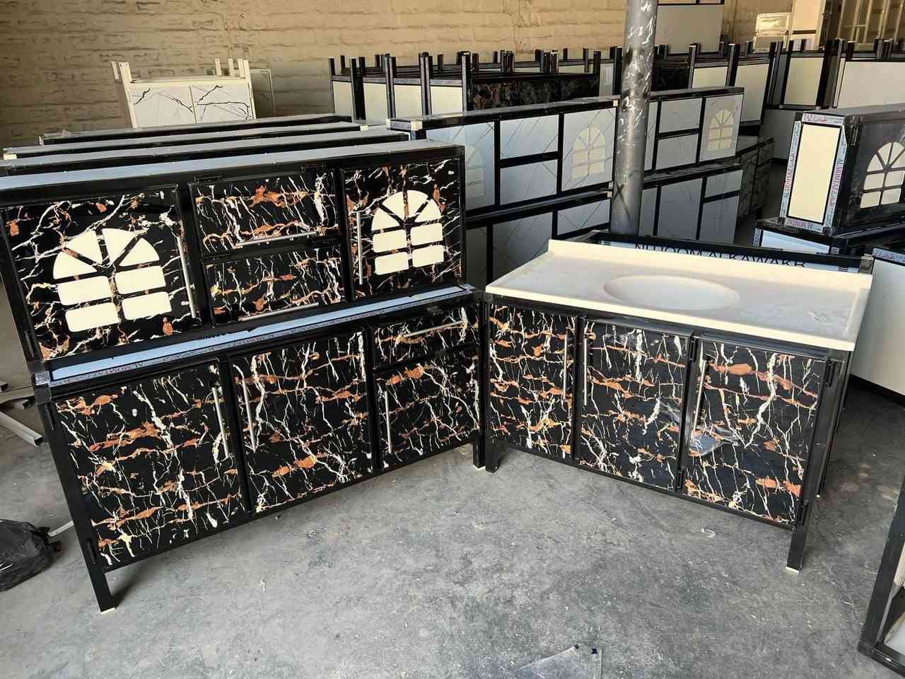 كاونتر مترونص ارضي.وملحق مترونص وسنك متر و20سم .


**إذا كنت صاحب هذا الإعلان وتريد حذفه لأي سبب، رجاءا أرسل رسالة إلى الدعم الفني**