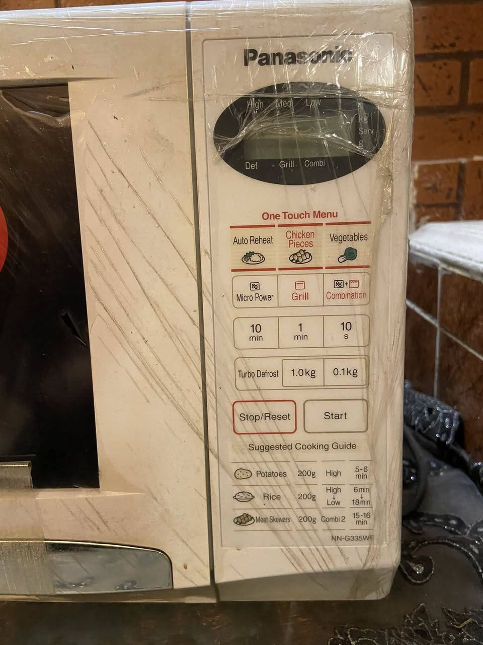 السلام عليكم
للبيع جهاز مايكروويف Panasonic الاصلي الياباني
جديد ( غير مستخدم )
مواصفاته : تسخين طعام + فك تجميد + Grill (شواية)
تفاصيله كلها بآخر صورة 
المكان بغداد … السعر 150 الف
ملاحظة : احنه مغلفي نايلون للمحافظة عليه
تفضلو لاي استفسار


**إذا كنت صاحب هذا الإعلان وتريد حذفه لأي سبب، رجاءا أرسل رسالة إلى الدعم الفني**